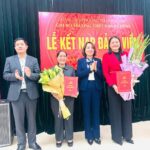 Chi bộ trường THPT Nhân Chính tổ chức lễ kết nạp đảng viên mới năm 2026